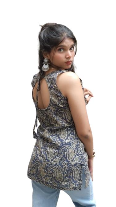Blue sleeveless kurta